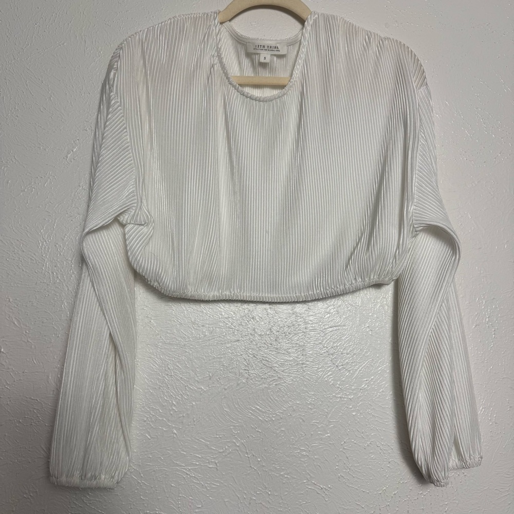 12th Tribe White‎ Puff Sleeve Ruched Crop Top